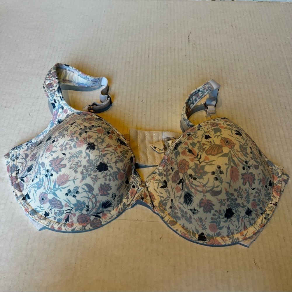 Lucky Brand Bra 38C Cream Pink and blue floral, wider straps underwire, padded